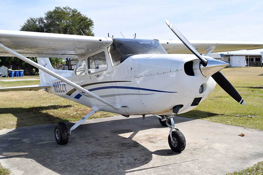 n8922v-cessna-172-m